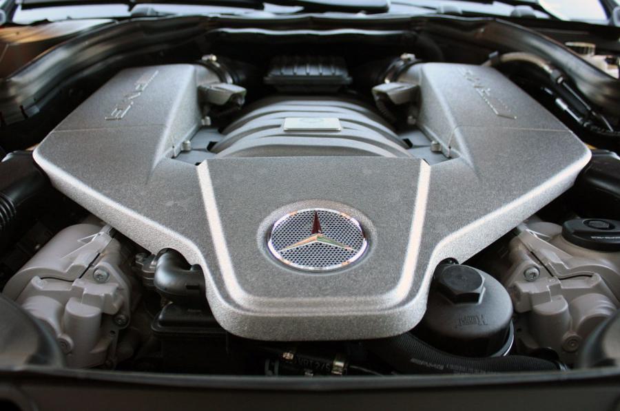  Mercedes-Benz C63 AMG Performance Pack 2011 года  (фото 25 из 39)